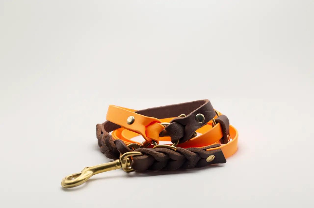DESIGNSTUDIO | Umhängeleine BioThane® x Leder | verstellbar - Woof Couture