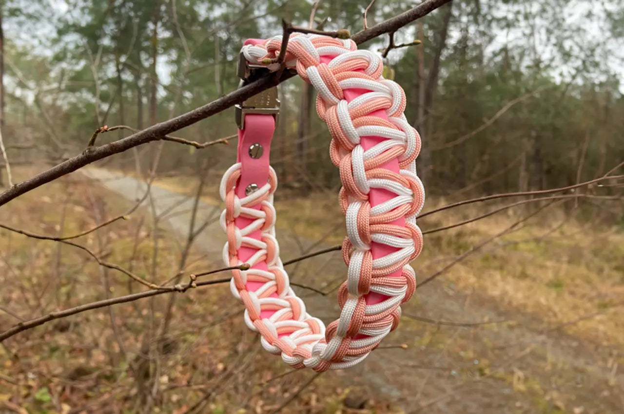 DESIGNSTUDIO | BioThane® mit Paracord | Modell Carmen HALSBÄNDER Woof Couture 
